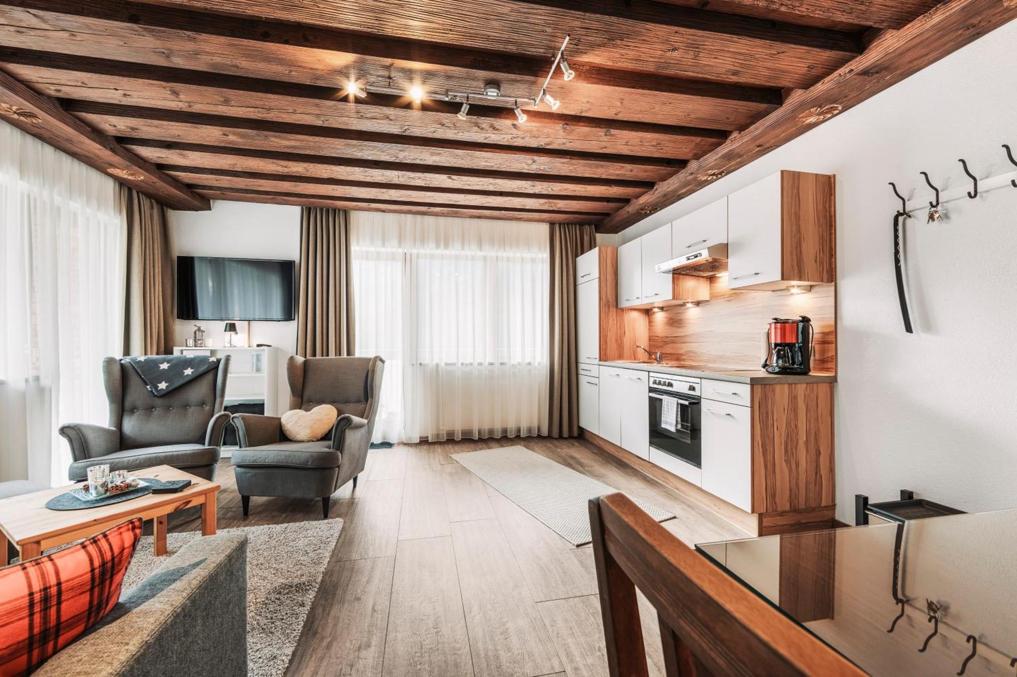 Herzblut Wohlfuehl Appartements Оец Екстериор снимка