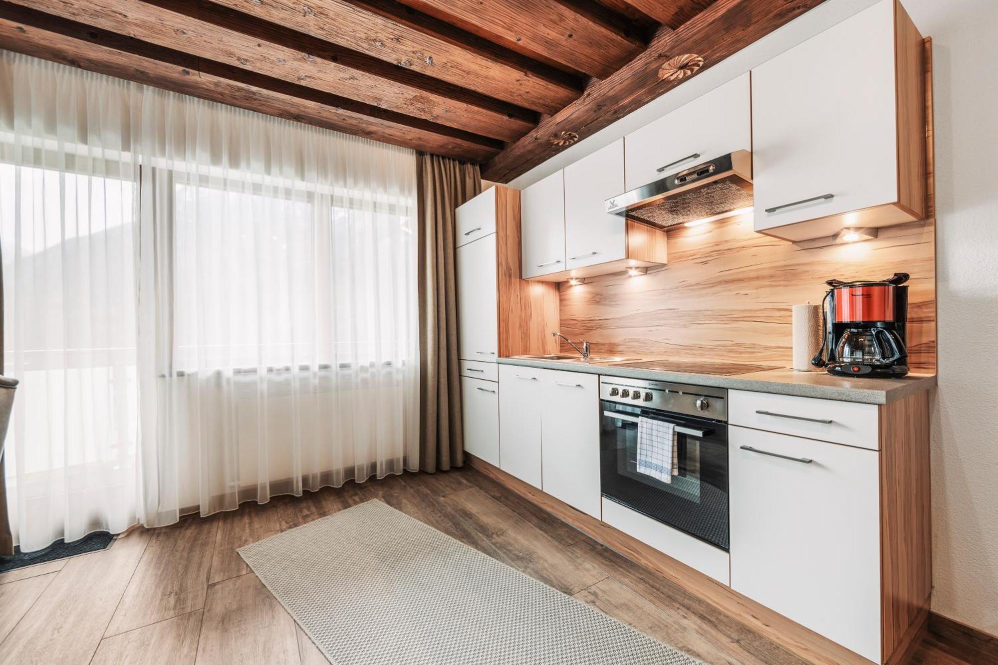 Herzblut Wohlfuehl Appartements Оец Екстериор снимка